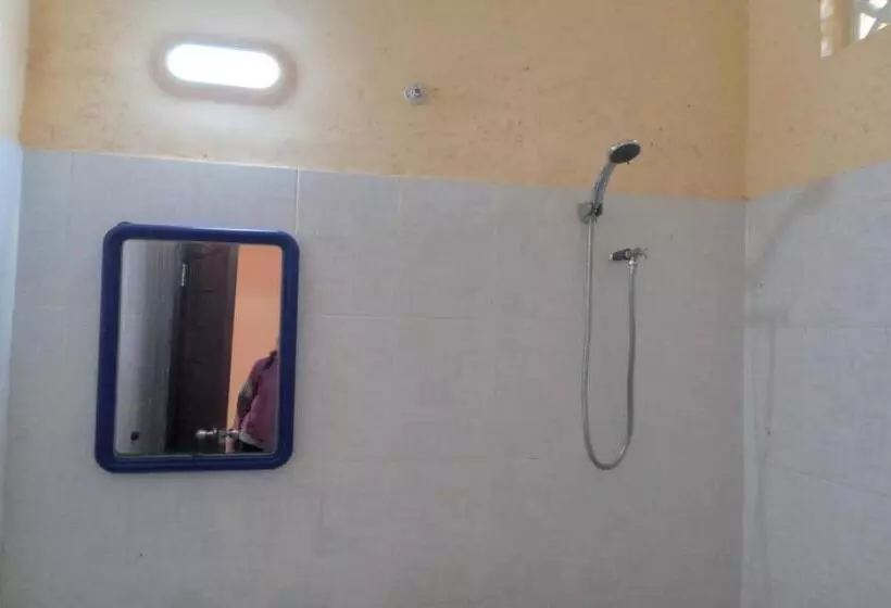 ホテル Capital O 93391 Golden Manggis