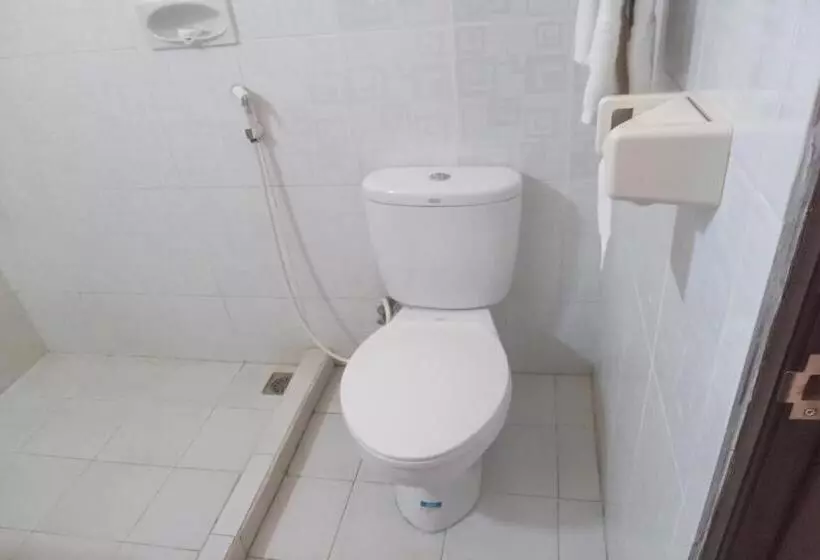 ホテル Capital O 93391 Golden Manggis