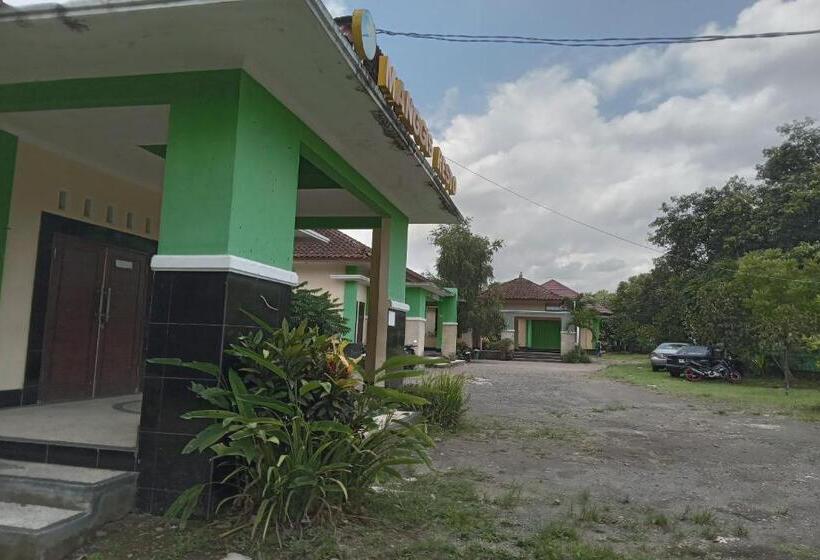 Szálloda Capital O 93391 Golden Manggis