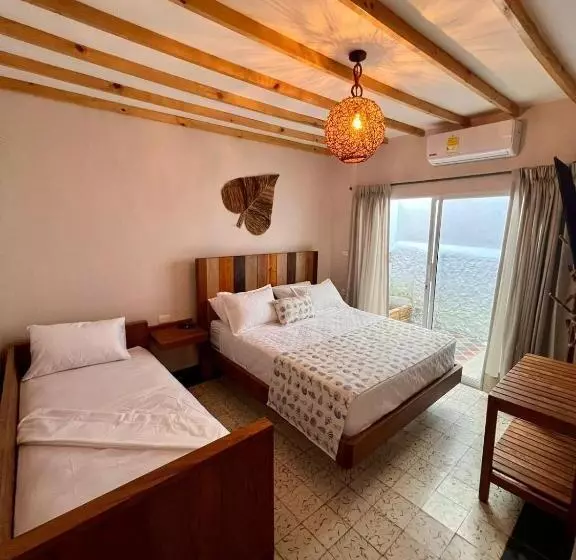 ホテル Colonial Beach Airport