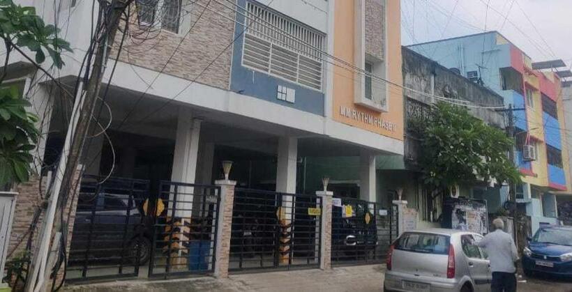 Отель Moonlight Stays