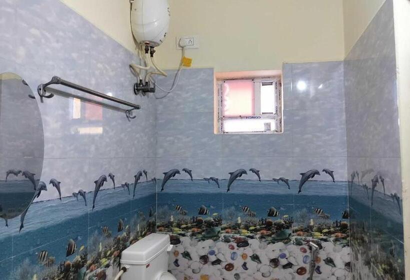 Отель Moonlight Stays