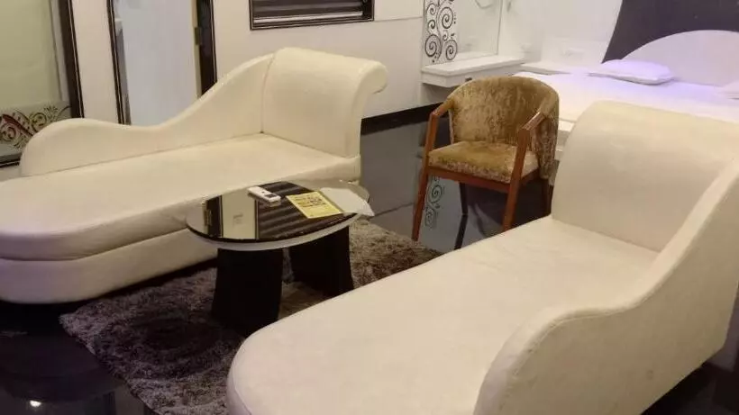 هتل Pearl Palace Rajkot