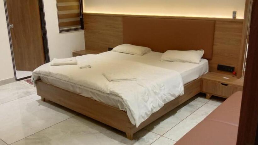 Hotel Pearl Palace Rajkot