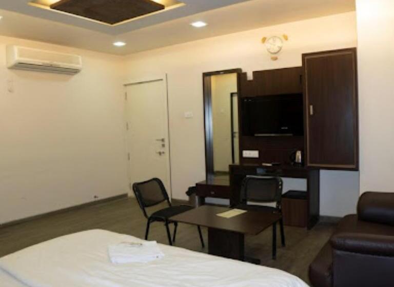 Hotel Pearl Palace Rajkot