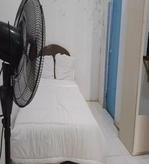 ホテル Spot On 93375 Elang Homestay