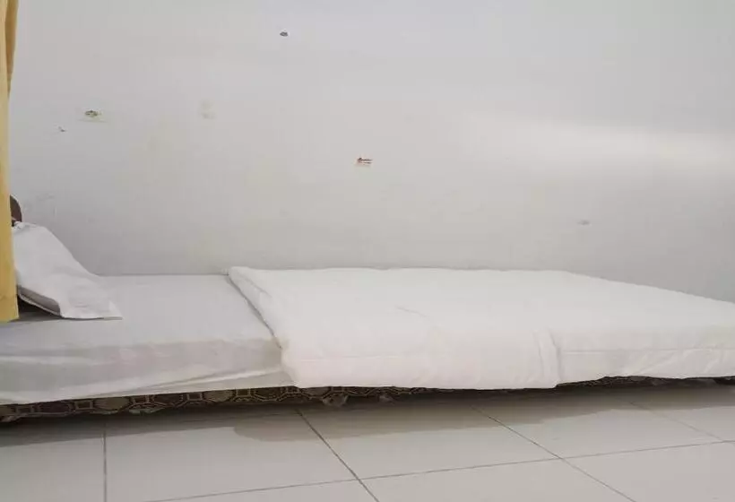 ホテル Spot On 93375 Elang Homestay