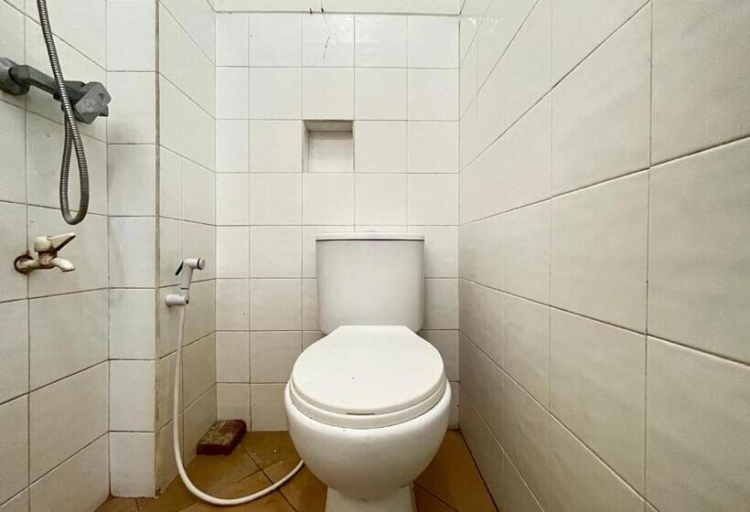 ホテル Spot On 93398 Sudimoro Guest House