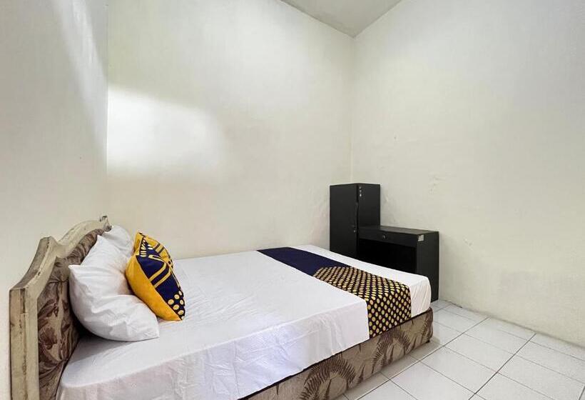 ホテル Spot On 93398 Sudimoro Guest House