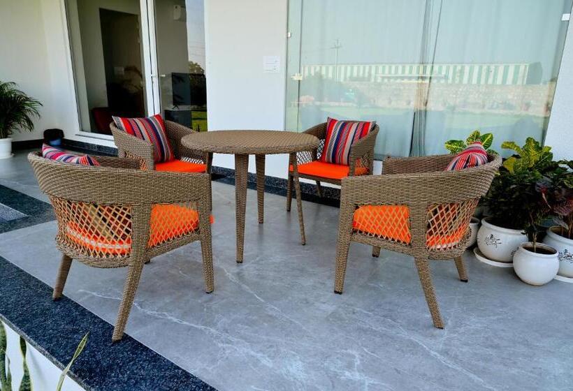 ホテル The Peace  A 2bhk Luxury Private Pool Villa