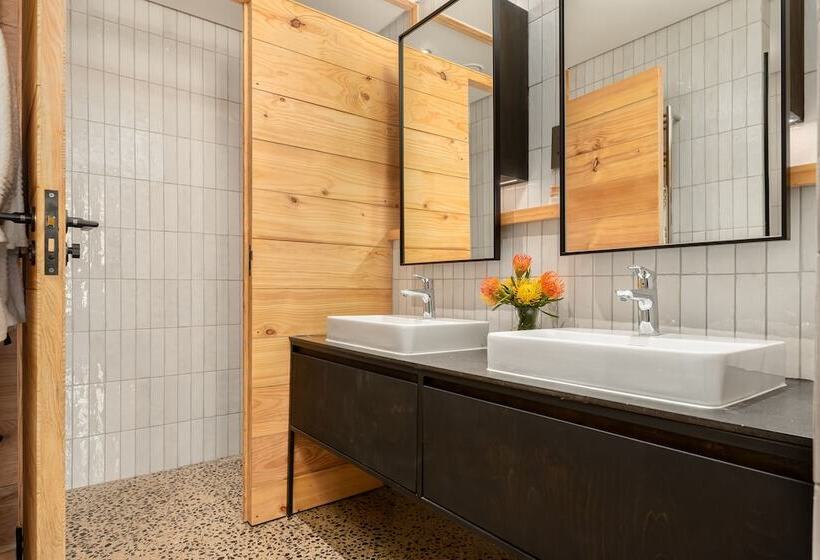 Neighbourgood 84 Harrington