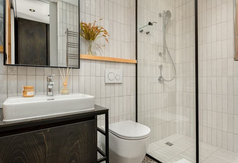 Neighbourgood 84 Harrington