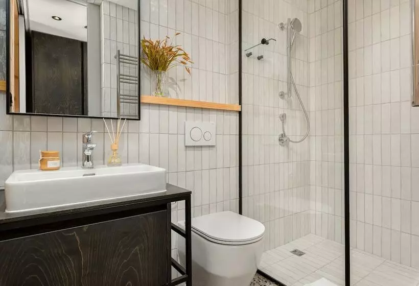 Neighbourgood 84 Harrington