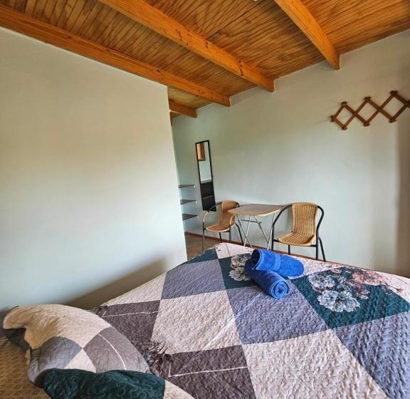 پانسیون Hostal Casa Los Duendes