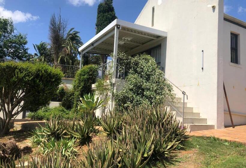 Пансион Roland’s Valley Art Accommodation