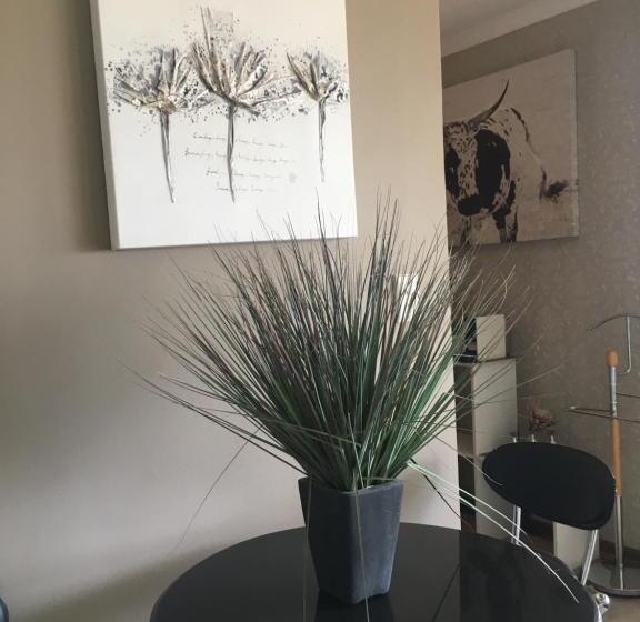 Пансион Roland’s Valley Art Accommodation