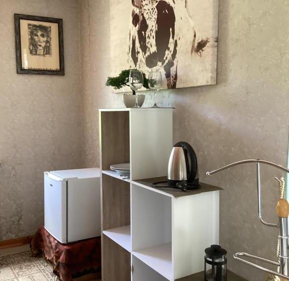 Пансион Roland’s Valley Art Accommodation