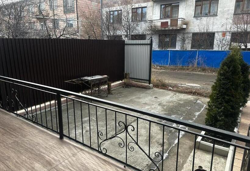 膳宿费 Rose Villa Guest House