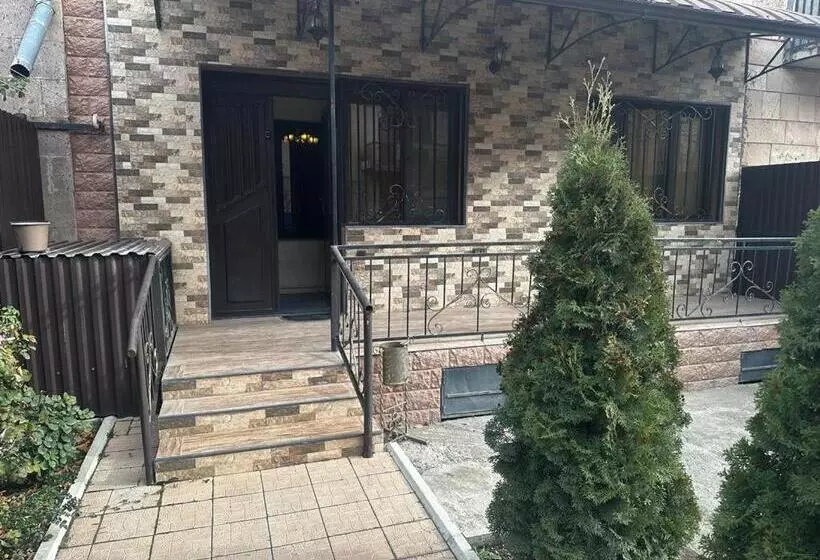 ペンション Rose Villa Guest House