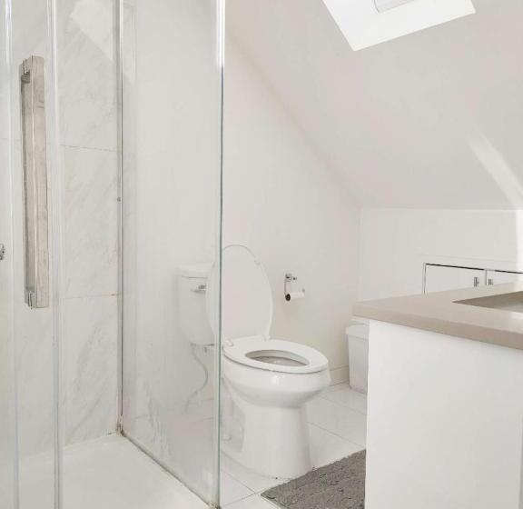 Bed and Breakfast Happy Room In Richmond, Close To Airport