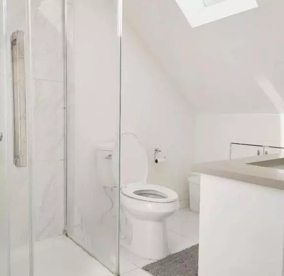 تختخواب و صبحانه Happy Room In Richmond, Close To Airport