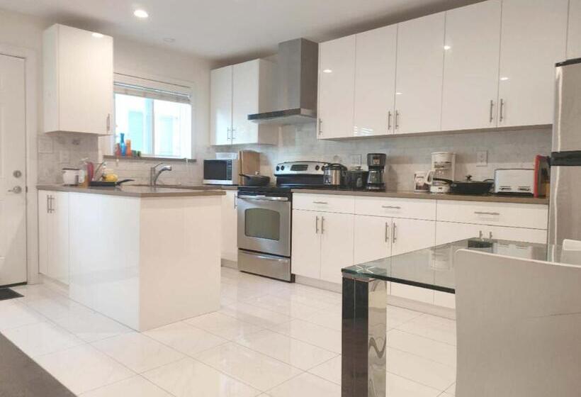 Bed and Breakfast Happy Room In Richmond, Close To Airport