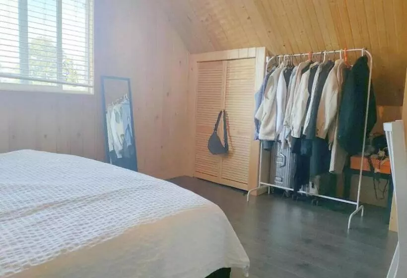 تختخواب و صبحانه Happy Room In Richmond, Close To Airport