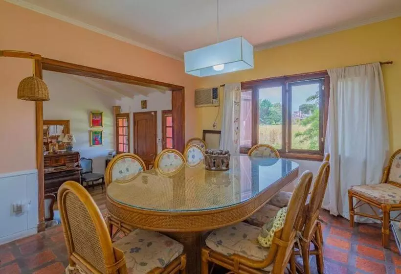 Aamiaismajoitus (B&B) La Elena