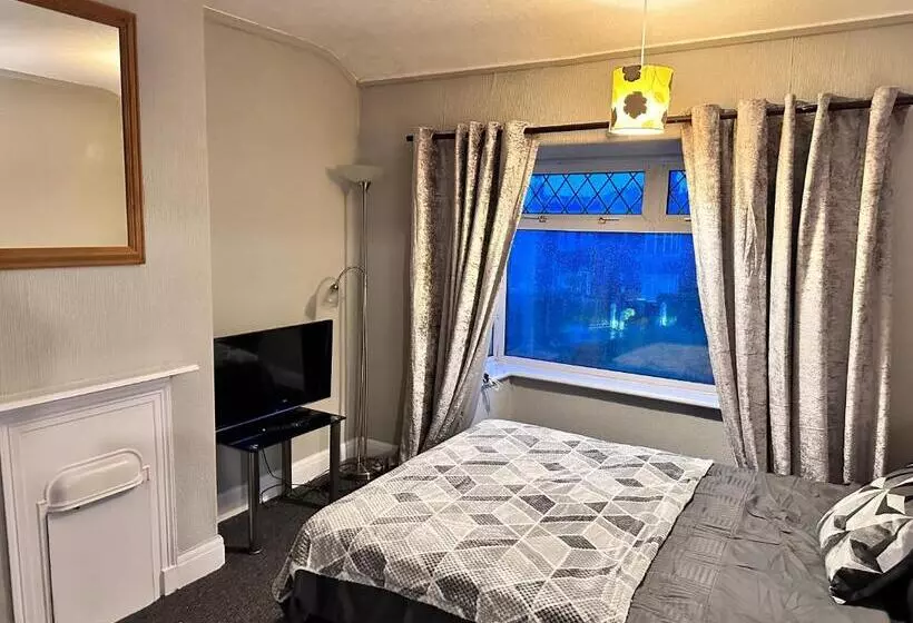 Aamiaismajoitus (B&B) Preston S Long Stay Accommodation