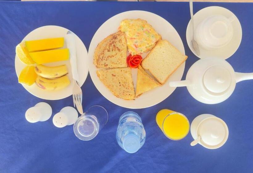 Blue Tides Hotel & Restaurant