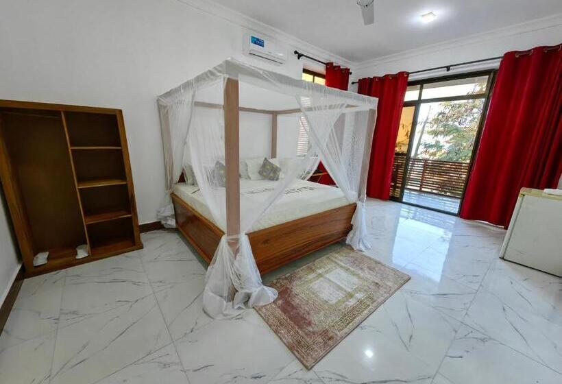 Blue Tides Hotel & Restaurant