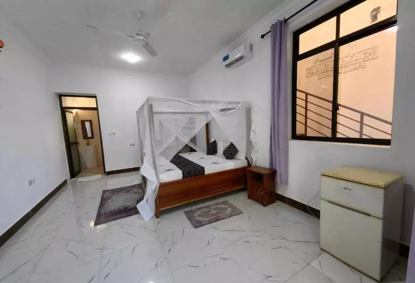 Blue Tides Hotel & Restaurant