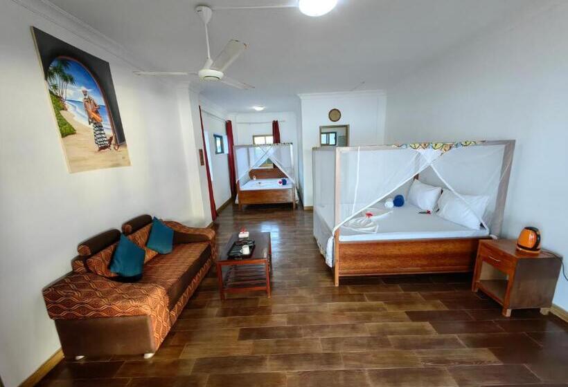 Blue Tides Hotel & Restaurant