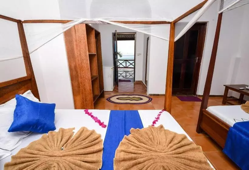 Blue Tides Hotel & Restaurant