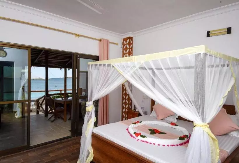 Blue Tides Hotel & Restaurant