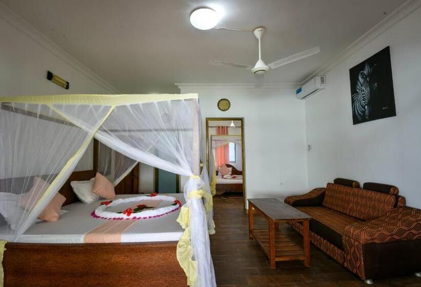 Blue Tides Hotel & Restaurant