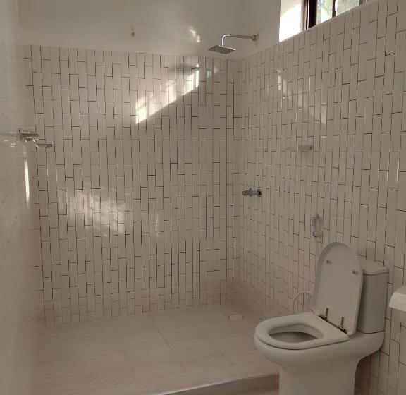 Blue Tides Hotel & Restaurant