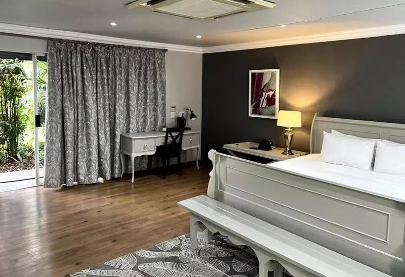 ホテル Ferns Country Lodge