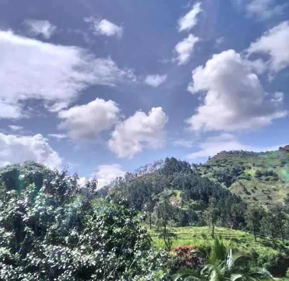 ホテル Hills View Lodge & Restaurant