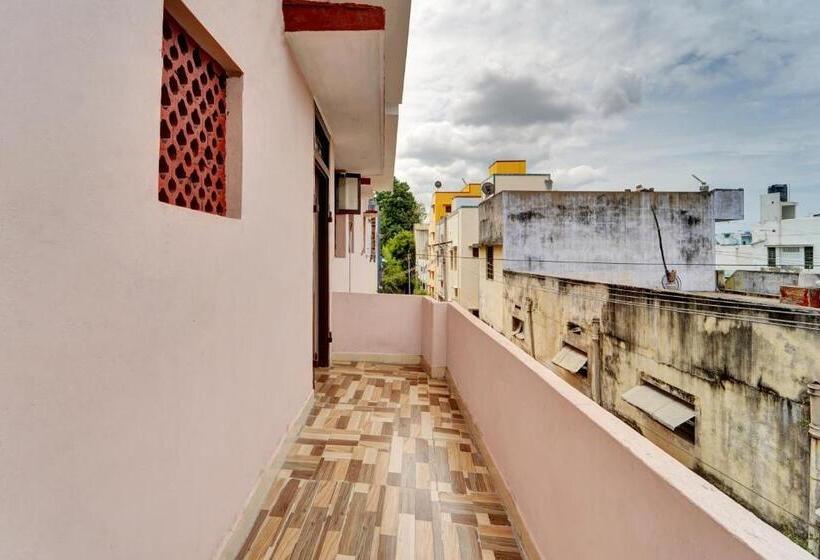 Hotel Oyo Flagship Sk Lodge