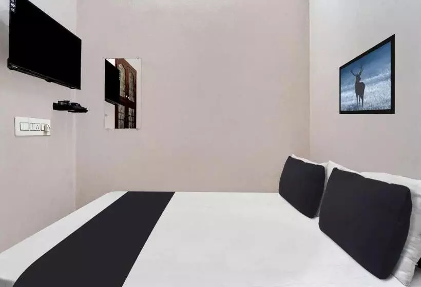 ホテル Oyo Flagship Sk Lodge
