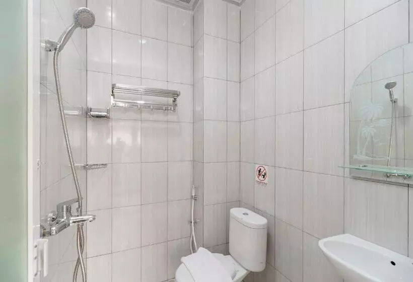 Hotelli Reddoorz At Homestay Lotus 2 Pangkal Pinang