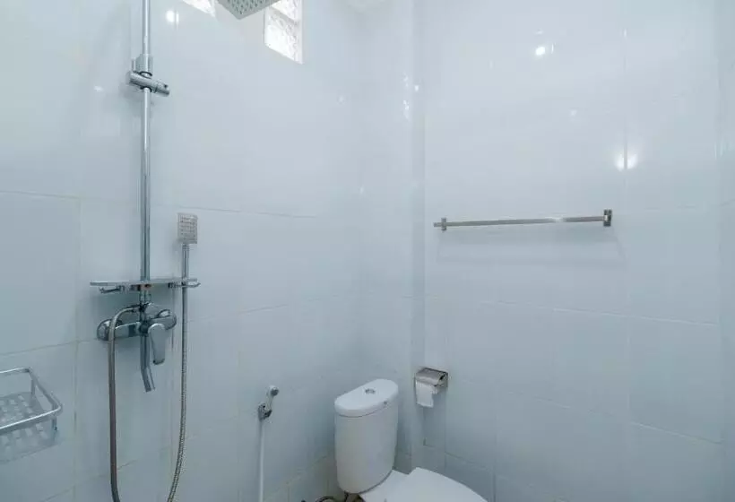 Hotelli Reddoorz At Homestay Lotus 2 Pangkal Pinang