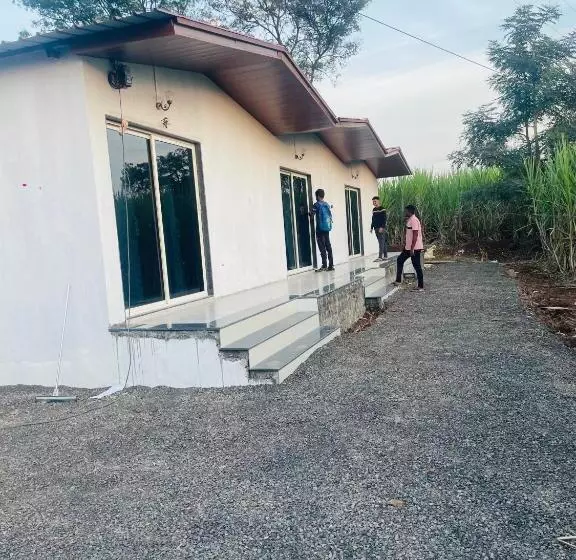 ホテル Sahyadri Agro Farm & Resto