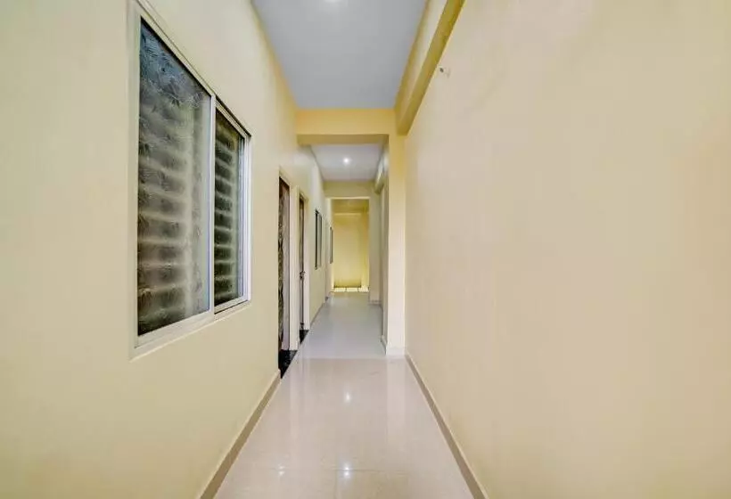 ホテル O Home Trimurti Guest House