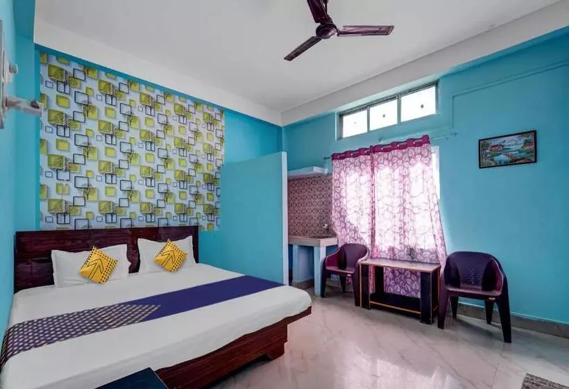 ホテル O Home Trimurti Guest House