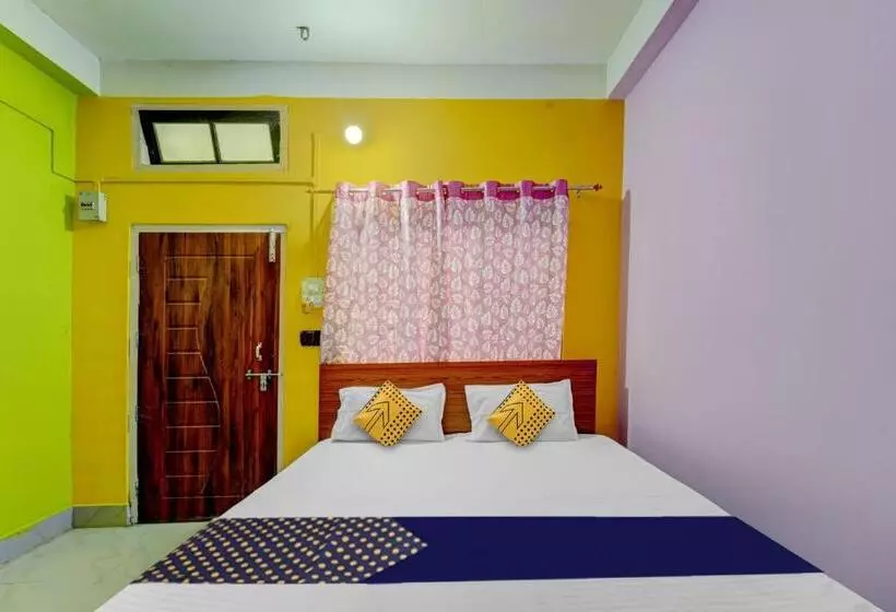ホテル O Home Trimurti Guest House