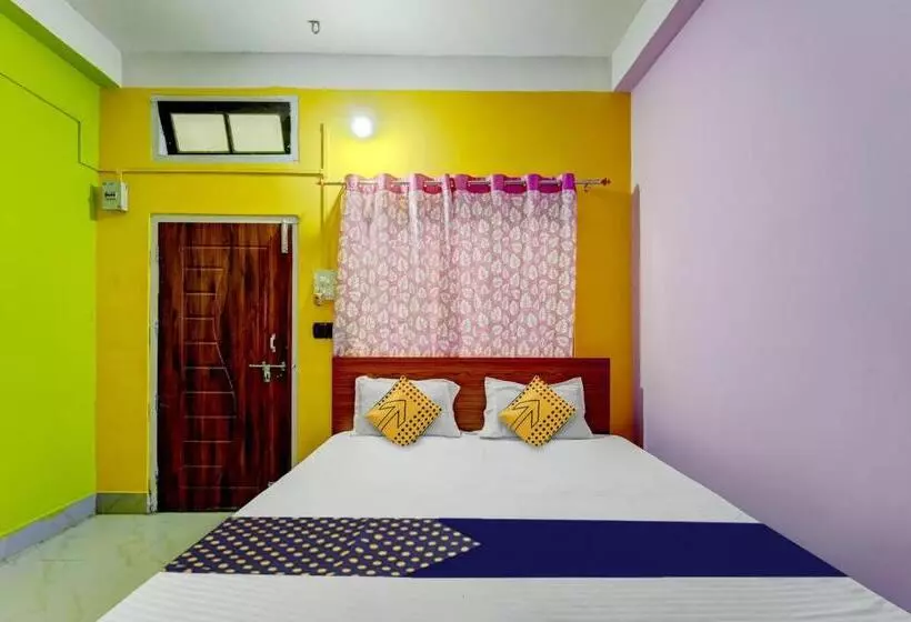 ホテル O Home Trimurti Guest House