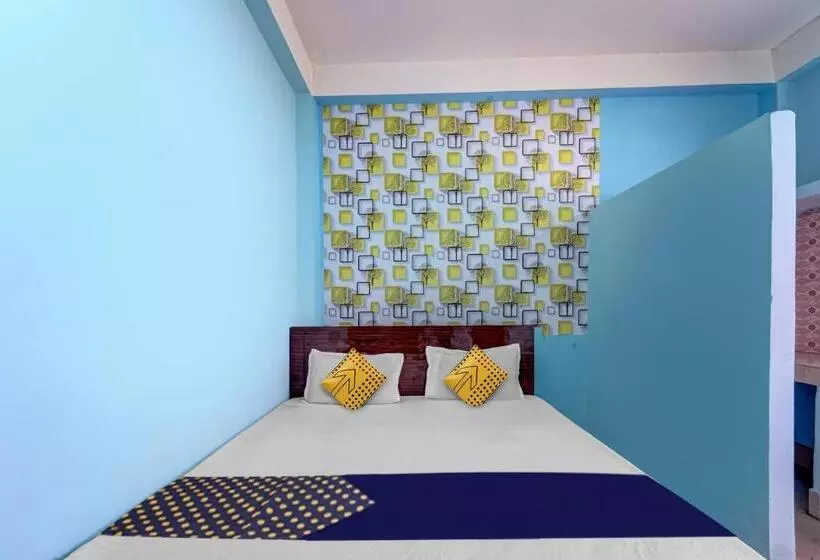 ホテル O Home Trimurti Guest House