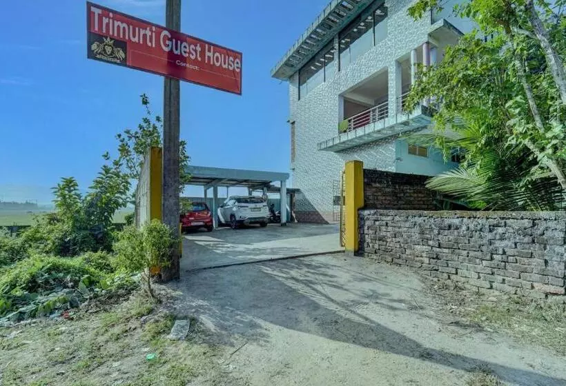 ホテル O Home Trimurti Guest House